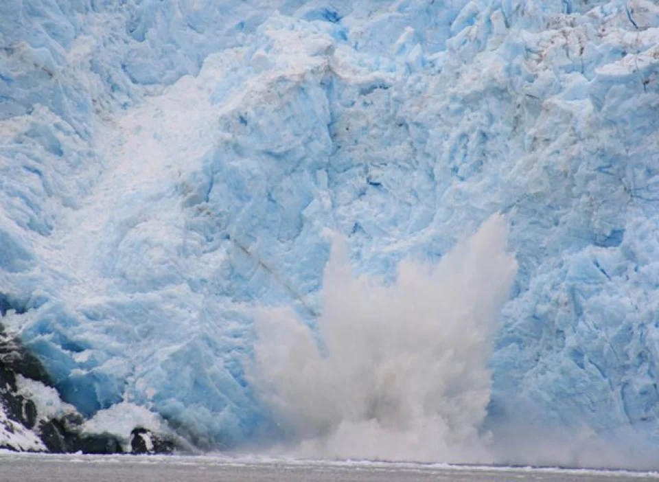 Kalbender Gletscher in Alaska