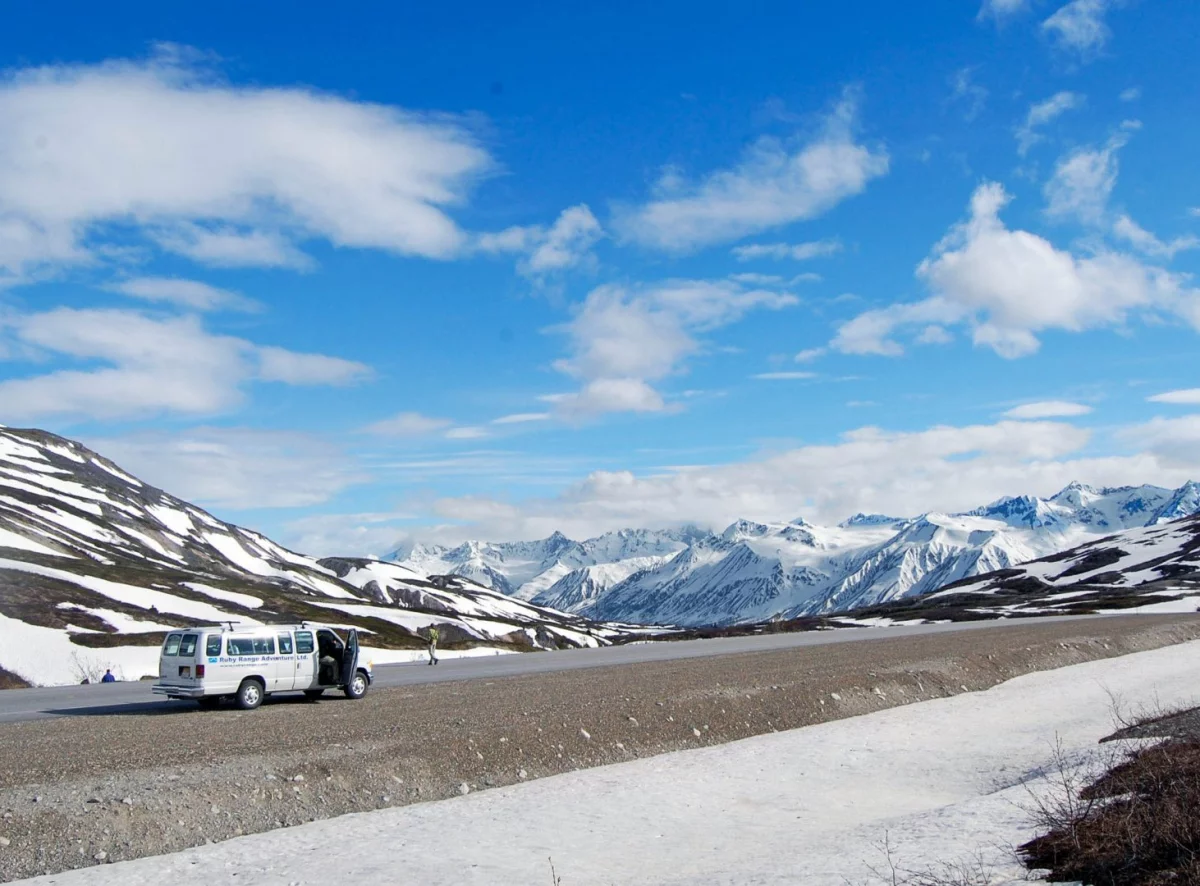 Yukon Reisen - Tourbus der Campingtour - Kanada Rundreisen