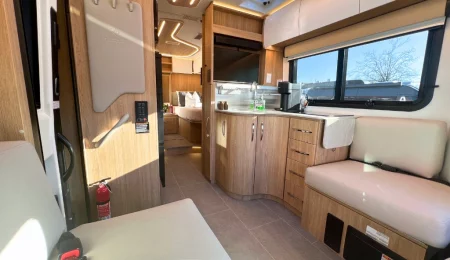 B+Premium Motorhome von Fraserway Kanada - Innenraum