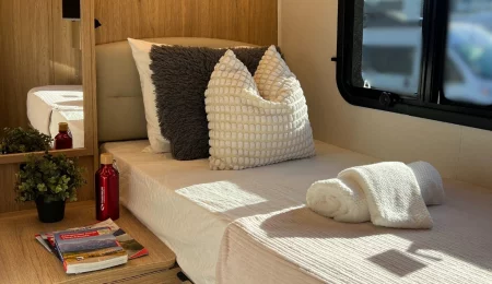 B+Premium Motorhome von Fraserway Kanada - Bett