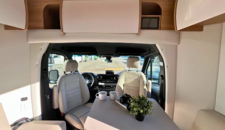 B+Premium Motorhome von Fraserway Kanada - Innenraum