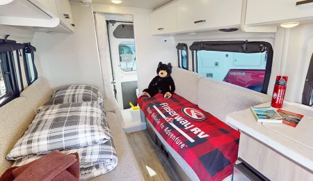 Van Conversion von Fraserway Kanada - Sofa und Bett