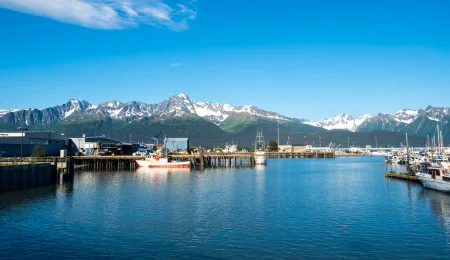 Hafen im Fischerort Seward Alaska