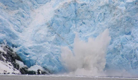 Kalbender Gletscher in Alaska