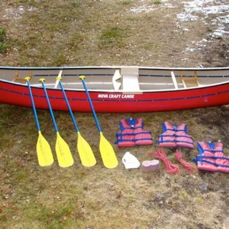 3er-Kanu mit Ausrüstung