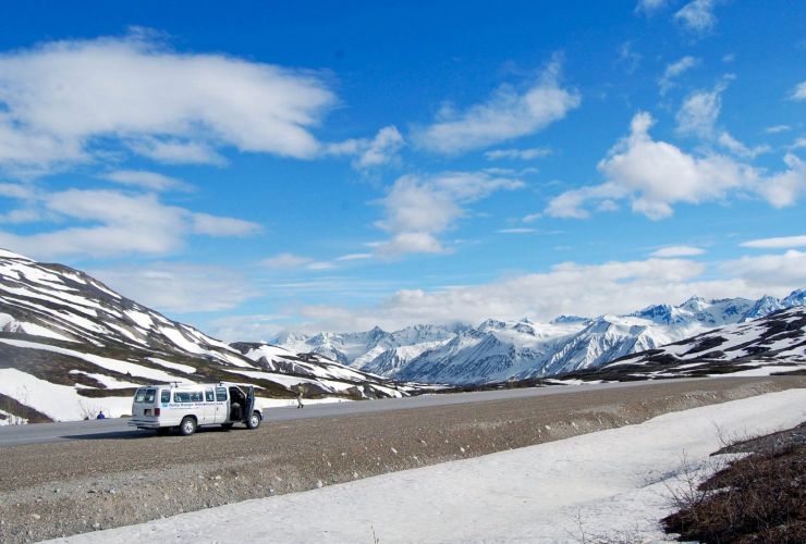 Yukon Reisen - Tourbus der Campingtour - Kanada Rundreisen