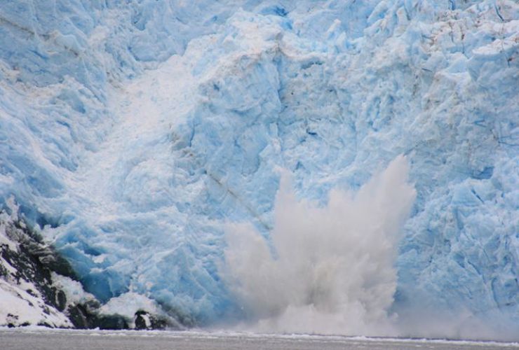Kalbender Gletscher in Alaska